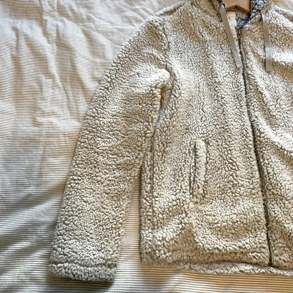 Fuzzy ivory thread+supply jacket - Picture 2 of 8